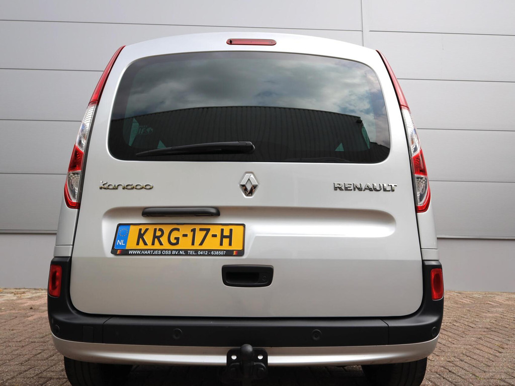 55082987-16.jpg